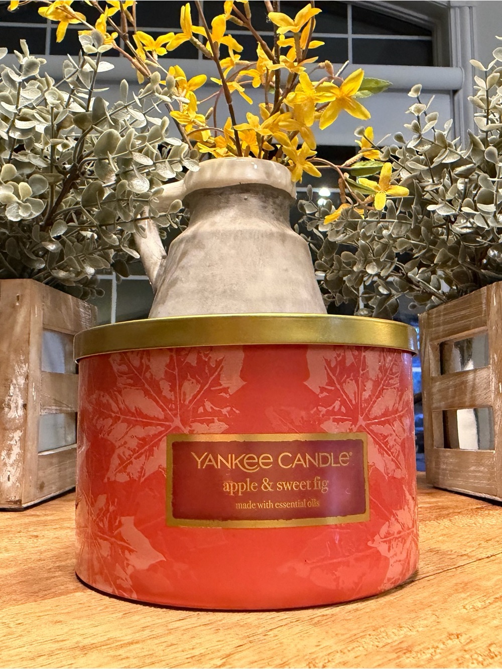 Yankee Candle Apple and Sweet Fig Candle - 14.5